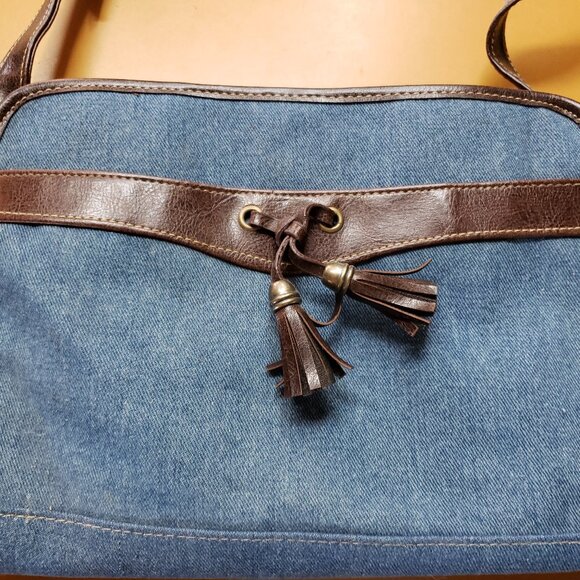 Denim purse and size 7 sandals - Picture 2 of 9